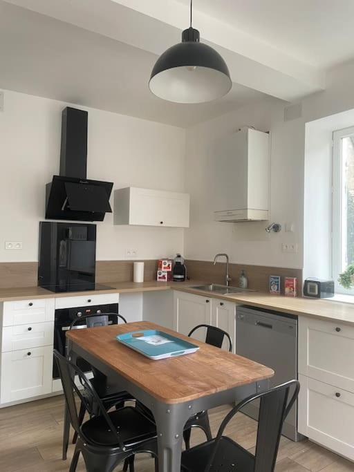 Agreable Gite Au Coeur Du Centre Ville 4 Personnes Chagny  Bagian luar foto